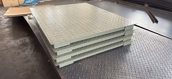 Waga na podłodze przemysłowej 1,2x2m z 3000 kg obciążenia nominalnego i wyświetlacz LED / LCD